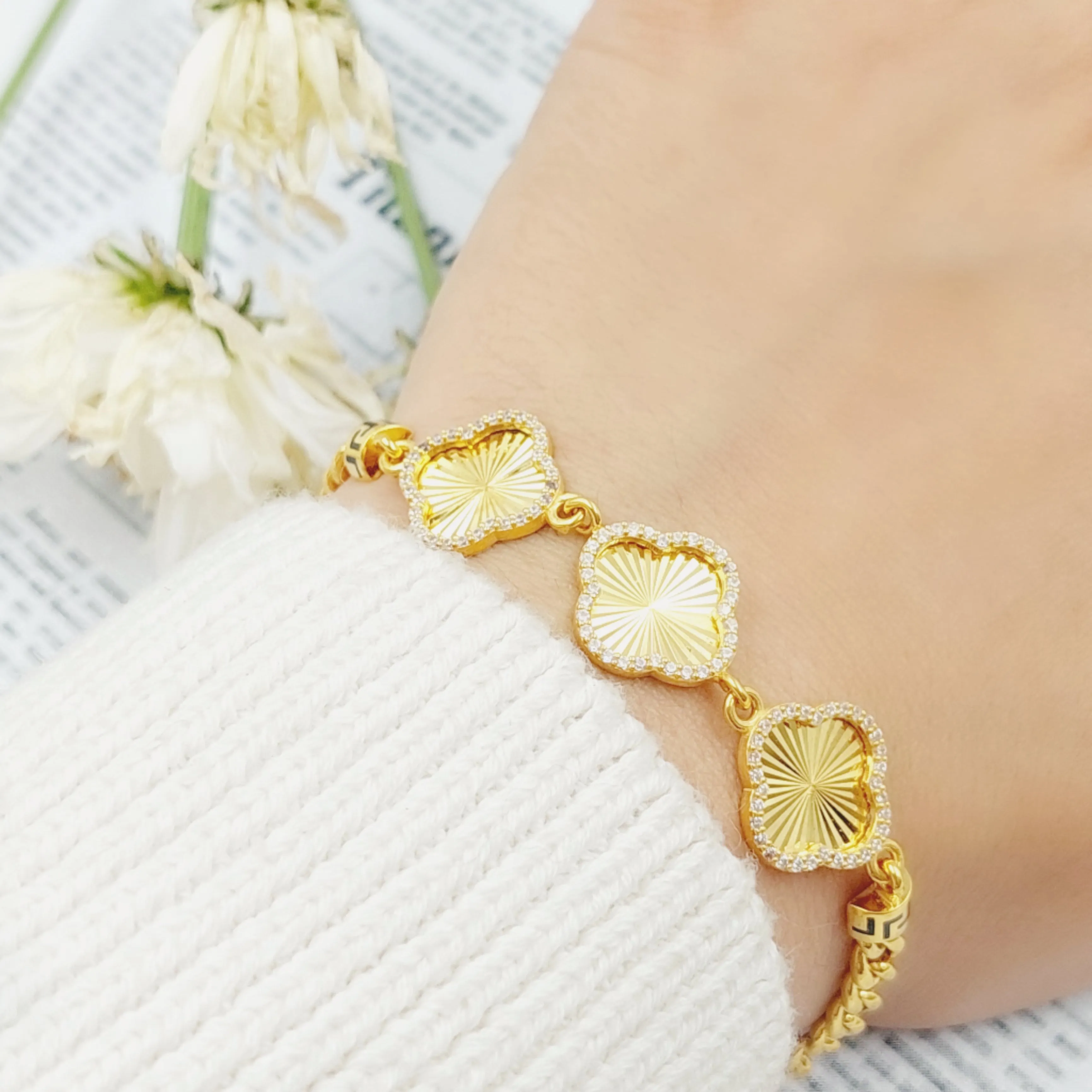 21K Clover Bracelet