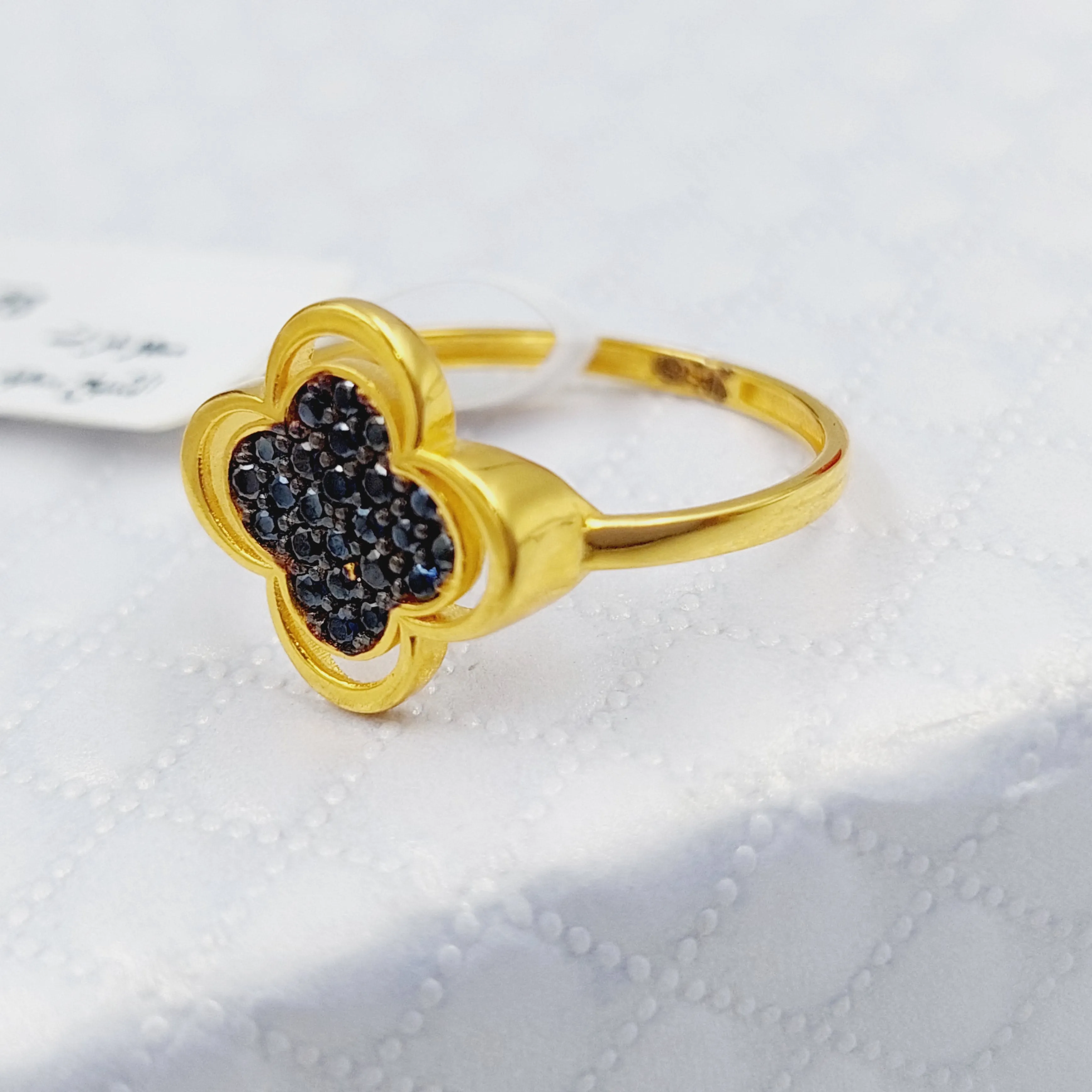 21K Clover Ring