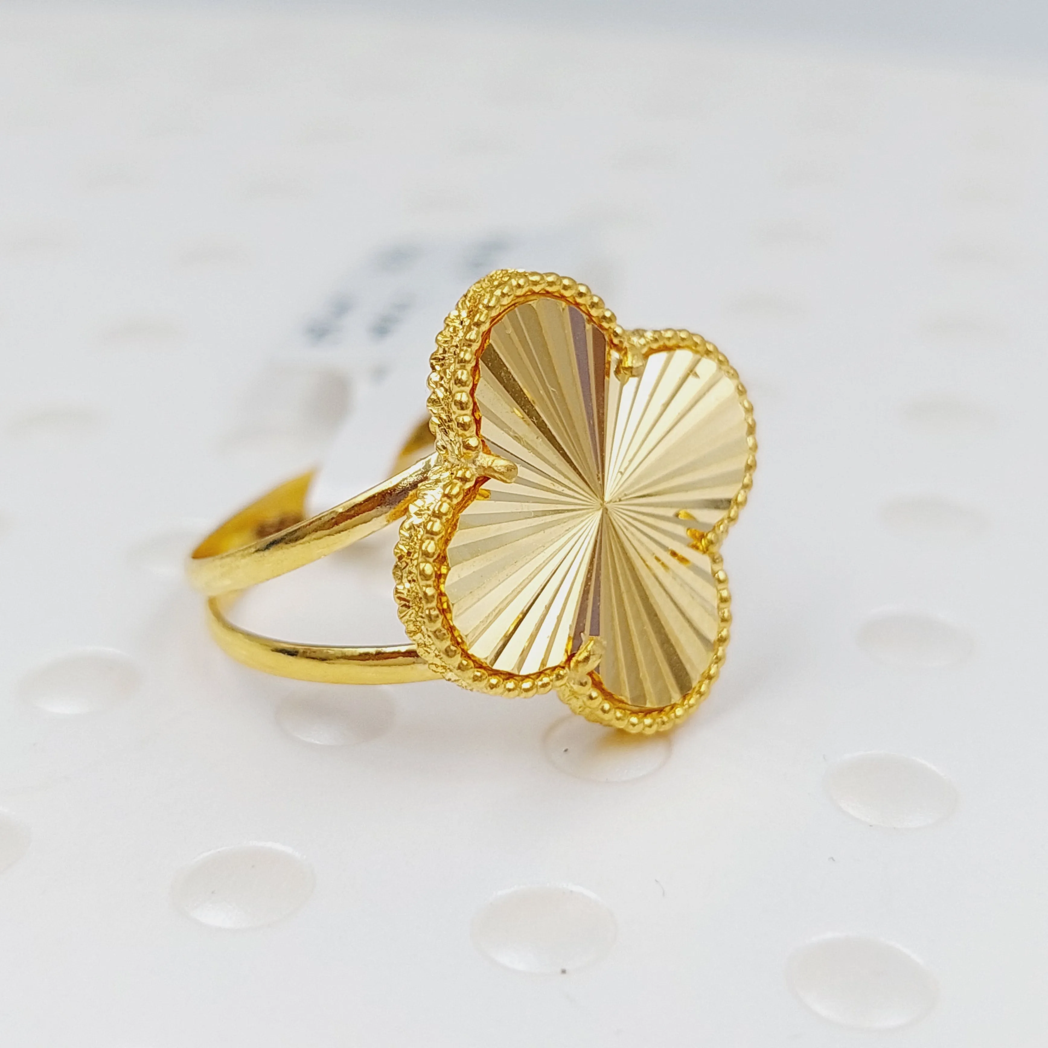 21K Clover Ring