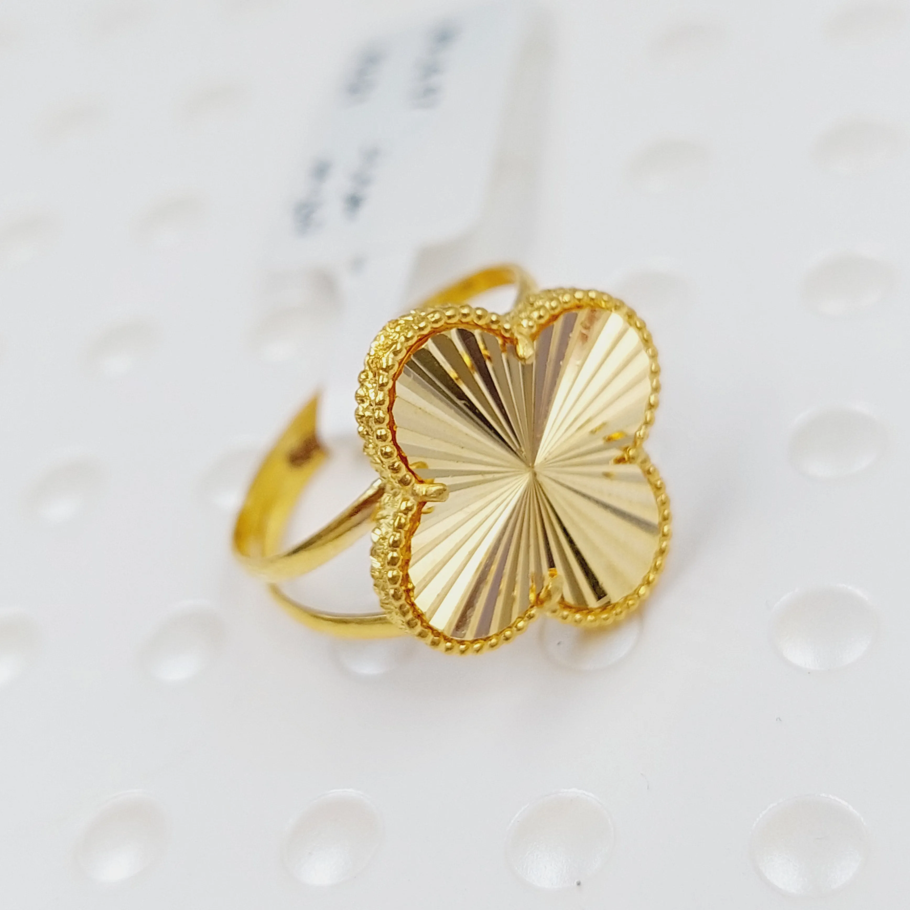 21K Clover Ring