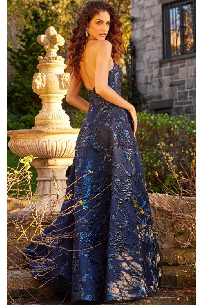 A Line Sweetheart Neck Gown