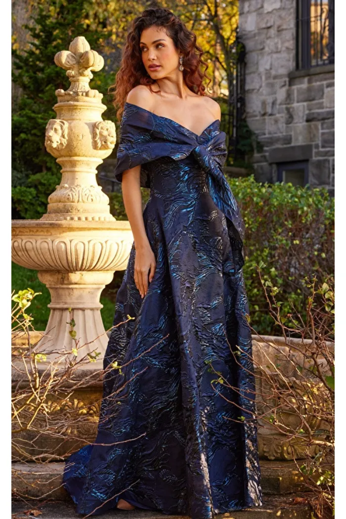 A Line Sweetheart Neck Gown