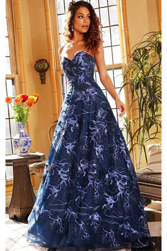 A Line Sweetheart Neck Gown