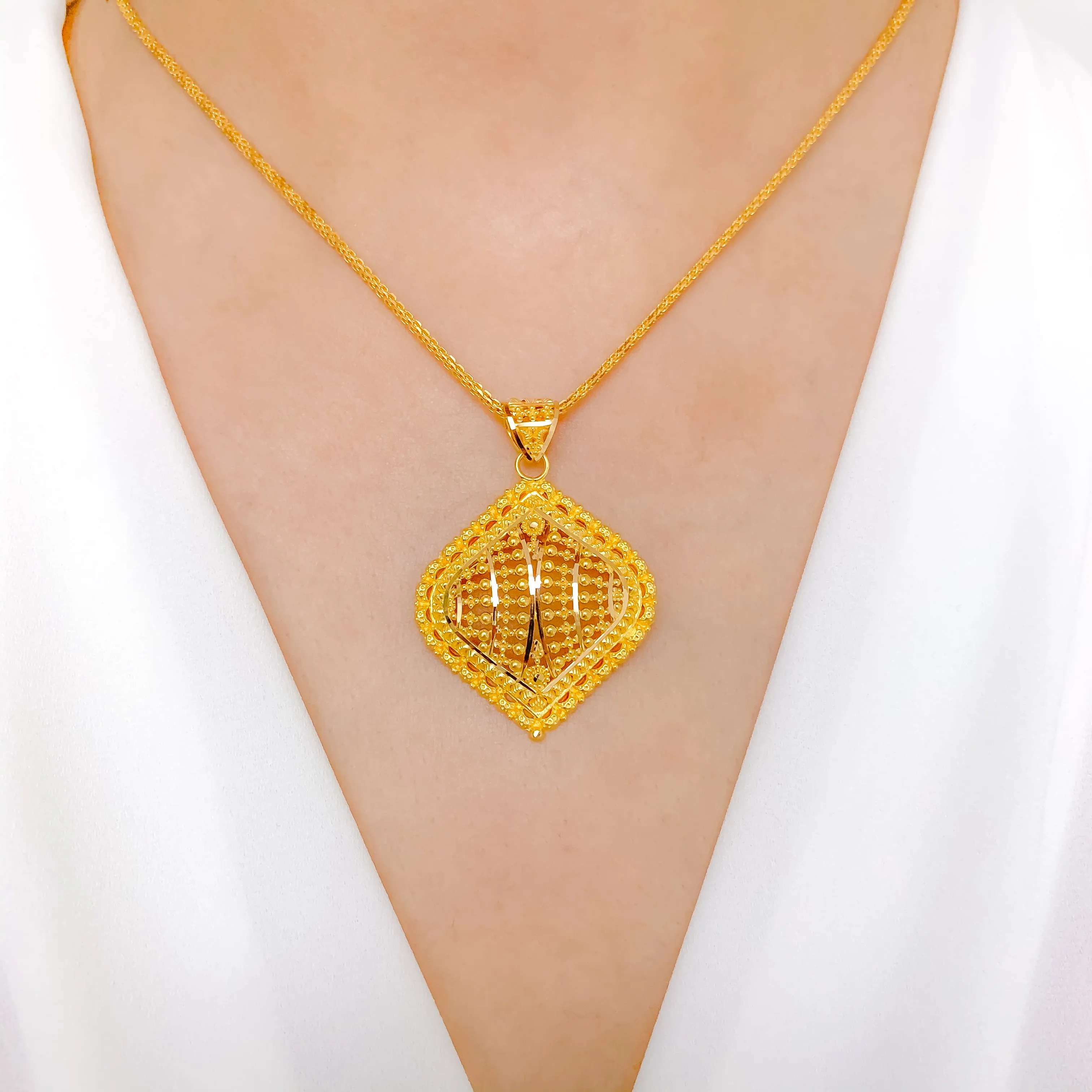 Attractive Filigree Drop Pendant