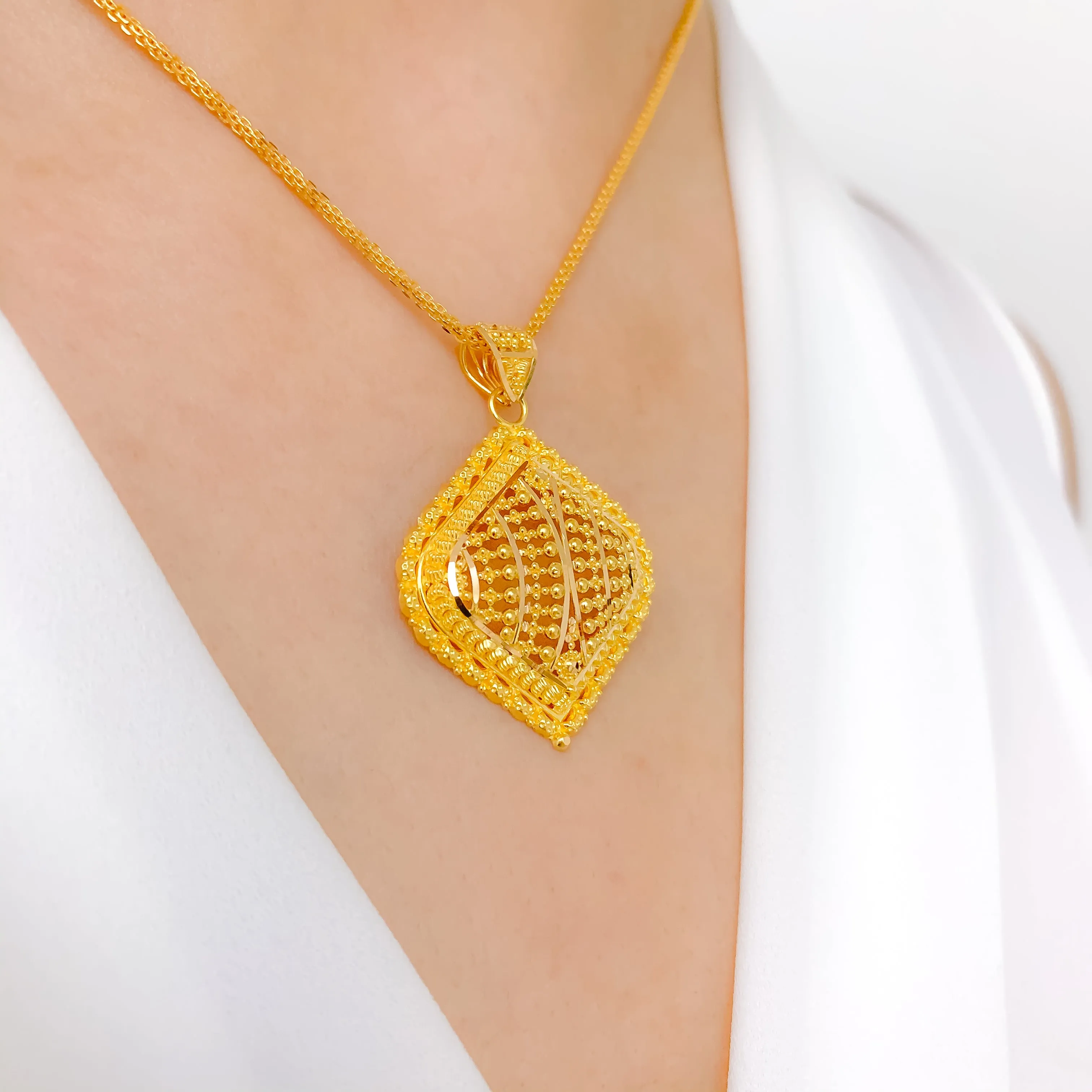 Attractive Filigree Drop Pendant