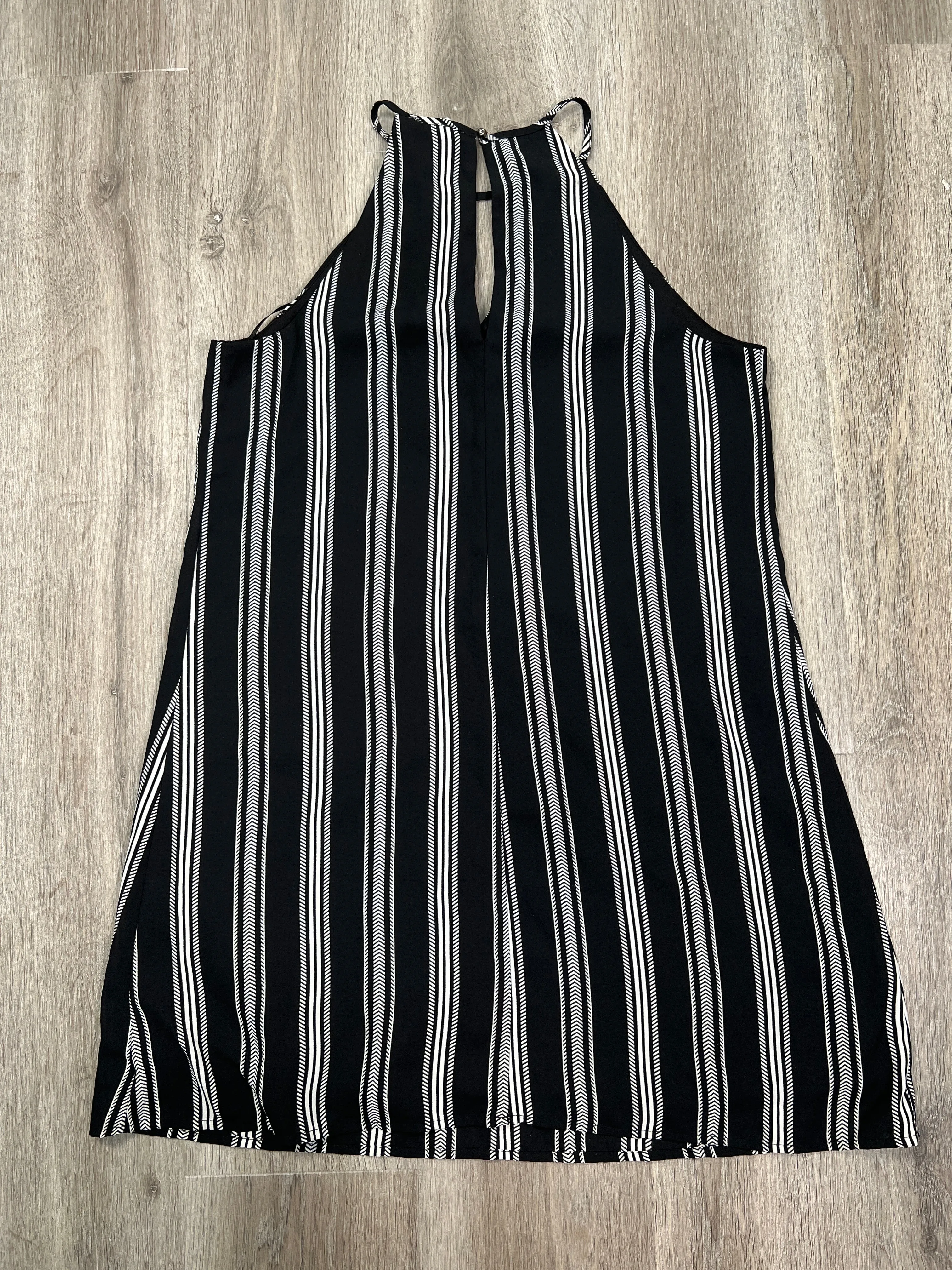 Dress Casual Short By Candies  Size: M