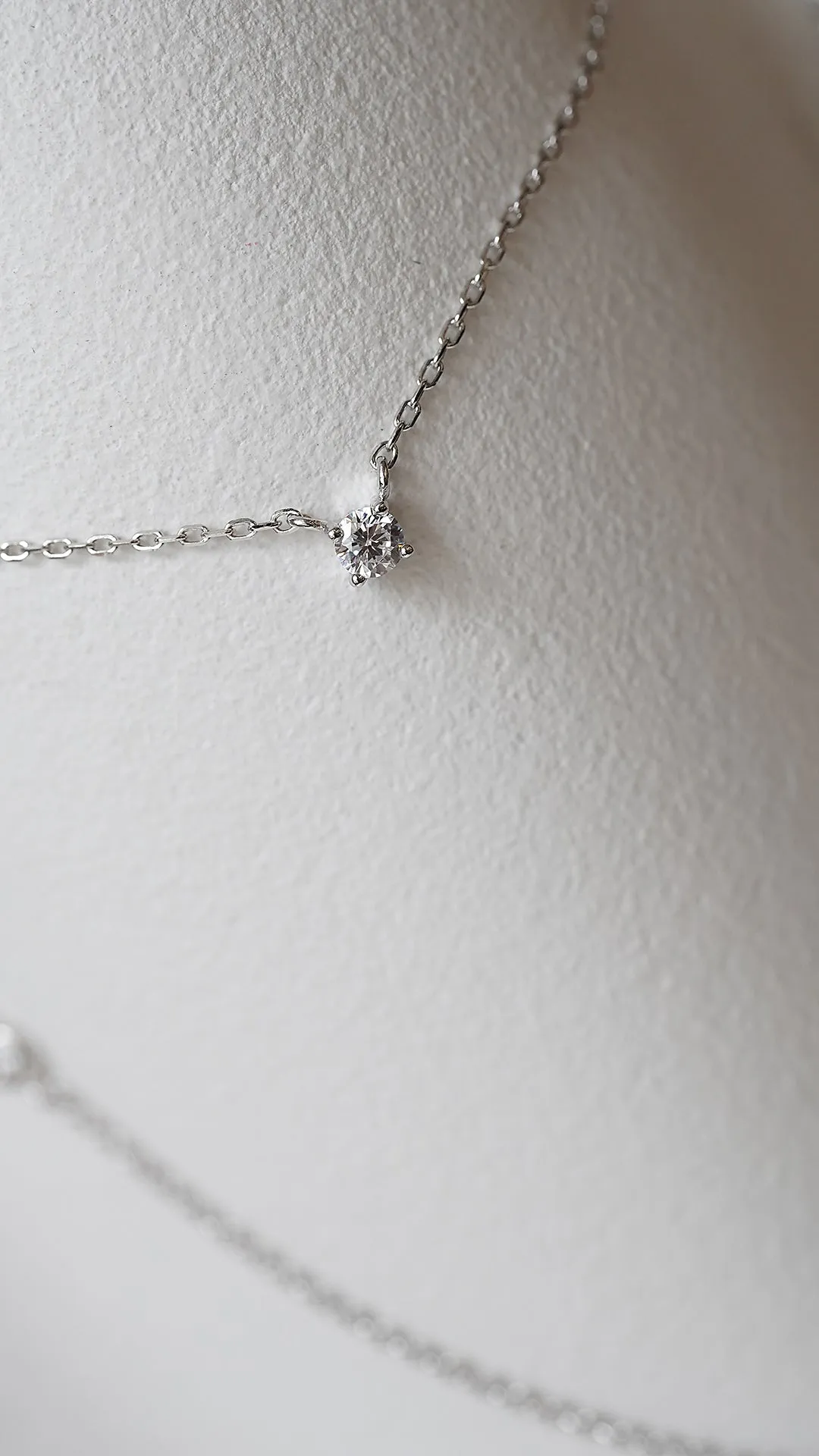 Thiya Necklace White Gold Plated