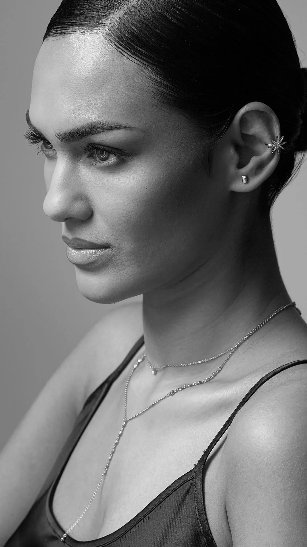 Thiya Necklace White Gold Plated